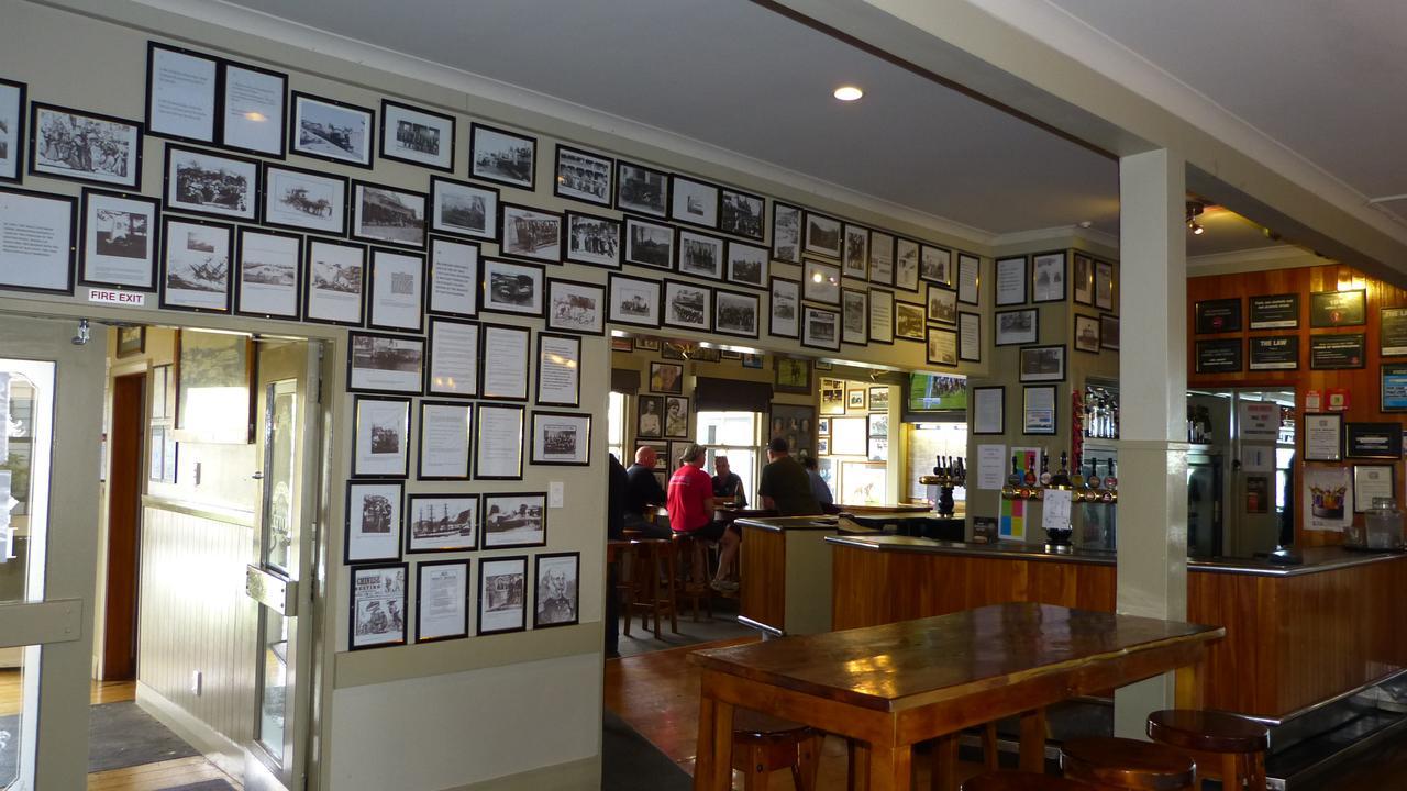The Kentish Hotel Waiuku Exterior photo