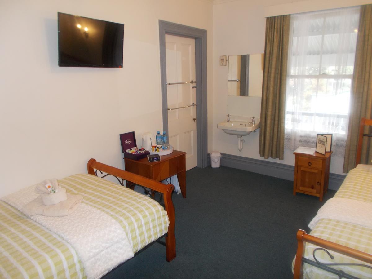 The Kentish Hotel Waiuku Exterior photo