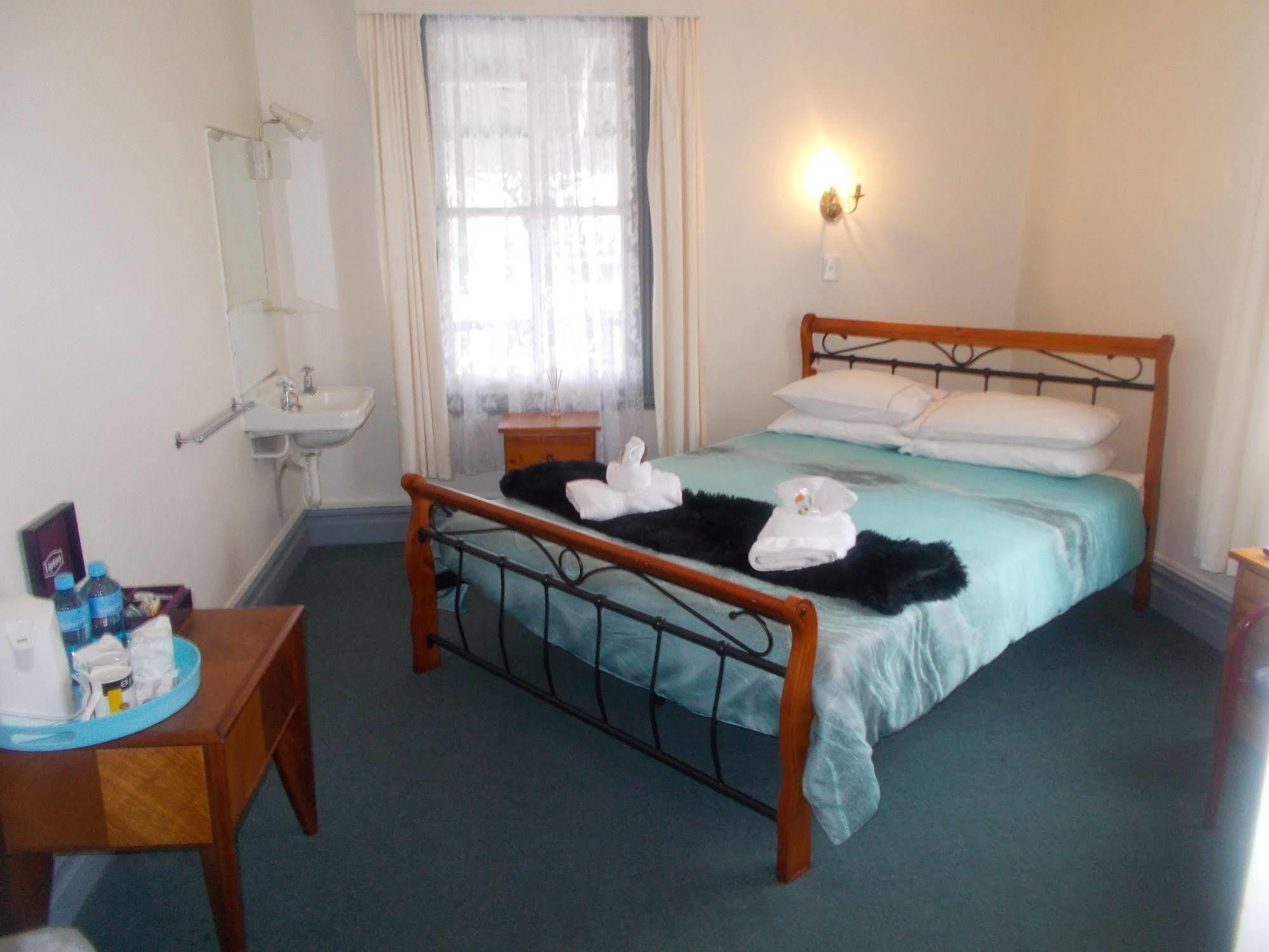 The Kentish Hotel Waiuku Exterior photo